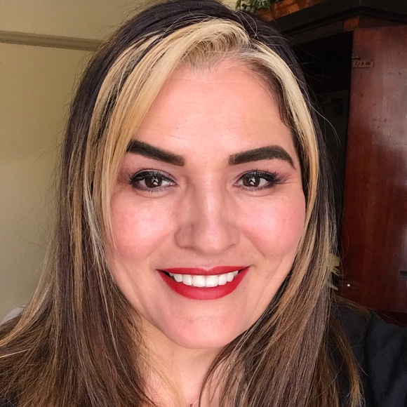 Meet your Posher, Joann - Picture 2 of 6